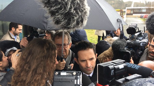Extraction de sable en baie de Lannion: Benoît Hamon dénonce