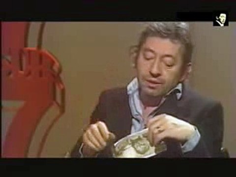 Serge Gainsbourg brûle un billet de 500 F