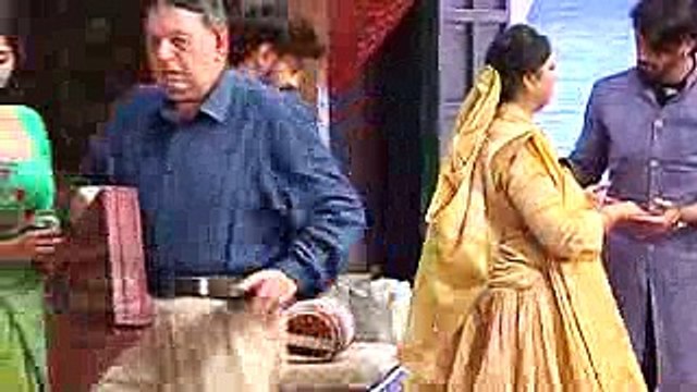 Shivani Gets PUNISHED In Bath Tub By Veer - Ghulaam