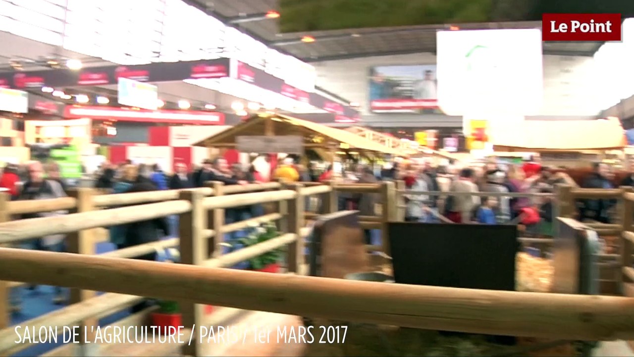 Salon de l'agriculture : Fillon absent, la parade amoureuse de Macron