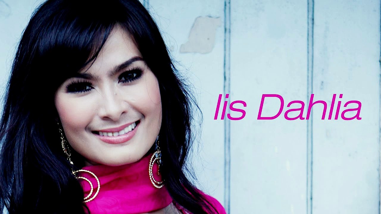 Iis Dahlia Pagar Dinding