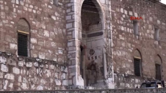 Manisa Tarihi Ulucami'nin Duvarlarında Rutubet ve Çatlaklar