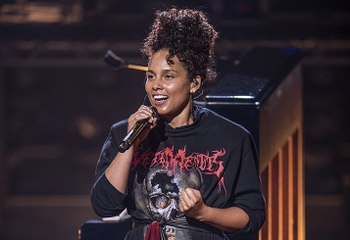 Alicia Keys Mimics &#039;Voice&#039; Costar Gwen Stefani