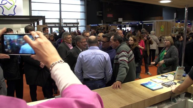 Visite d'Alain Vidalies au salon de l'Agriculture, consacrée à la pêche maritime