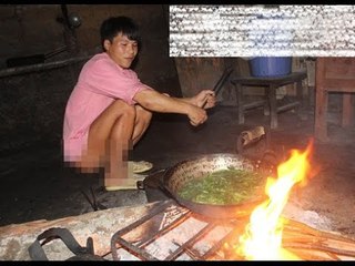 Chuyện có thật - Anh chàng đẹp trai quanh năm không mặc quần chạy xe ôm ở Hà Giang