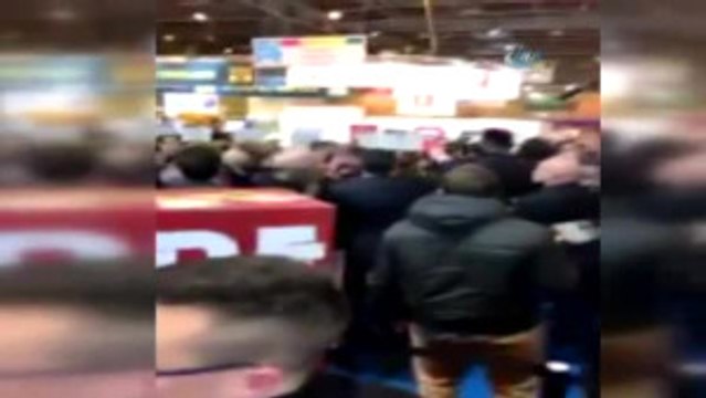 Fransa'da Cumhurbaşkanı Adayına Yumurtalı Saldırı