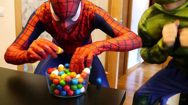 Человек-паук ж/ замороженные elsa и Spiderbaby летает в реальной жизни! Супергерой SpiderElsa футов, Халк сотрудничества