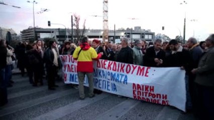 Yunanistan'da Kemer Sıkma Önlemleri Protesto Edildi
