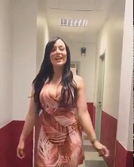 Rhenata Schmidt peituda gostosa