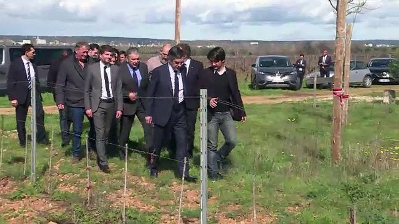 A Nîmes, Fillon tente de relancer sa campagne