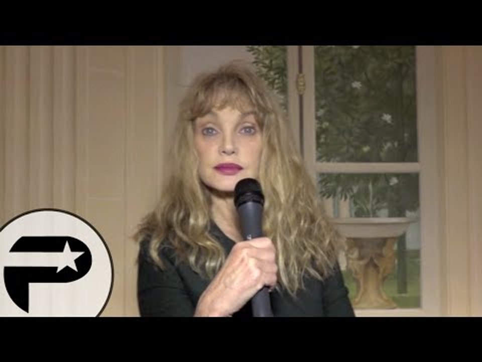 Arielle Dombasle - Interview dans les coulisses de sa 'Traviata', superproduction féérique