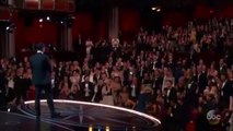 Nicole Kidman do not know how to clap