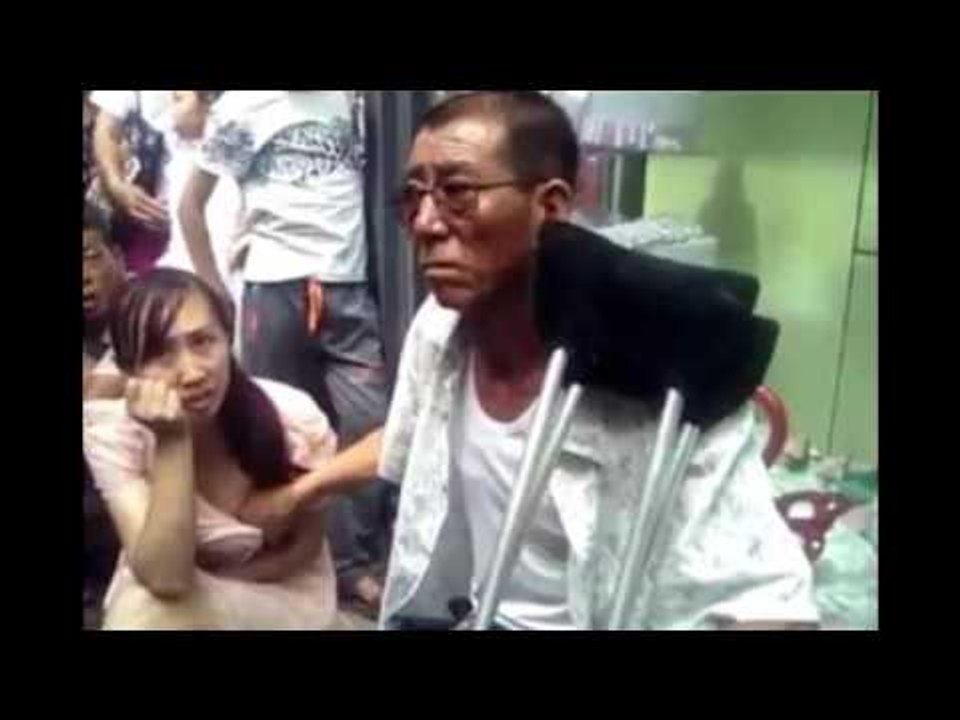 Chuyện có thật - Xem bói bằng cách sờ ngực phụ nữ