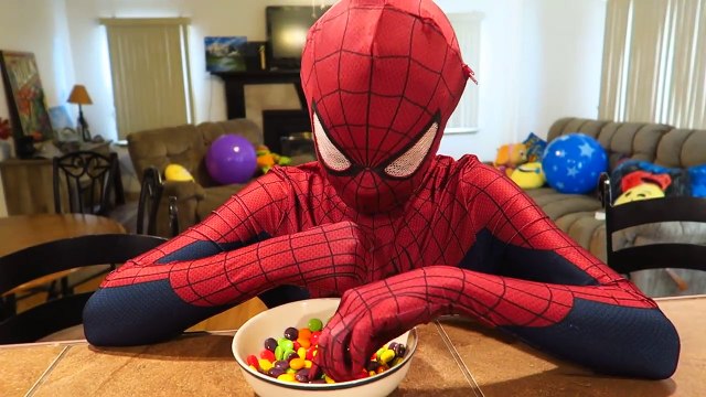 Is Frozen Elsa OK?! w/ Spiderman Anna Joker Hulk Pringles Chips Challenge Spidergirl Fun R