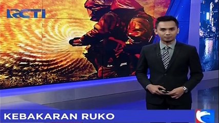 Скачать видео: Korsleting, Tiga Ruko di Sidoarjo hangus Terbakar