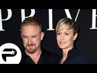 Fashion Week : Robin Wright et Ben Foster, amoureux au défilé Armani
