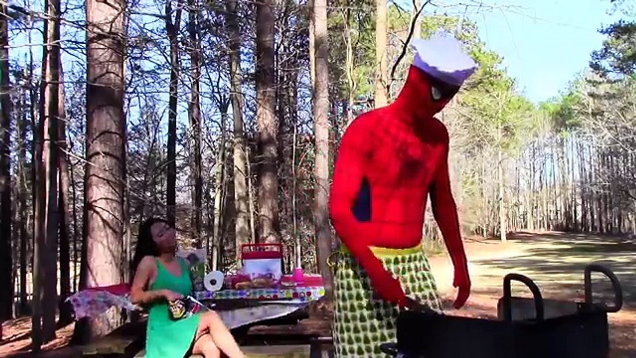 Spiderman vs Catwoman: spiderman a su novia secuestrada! Congelados Elsa vs catwoman? Superher