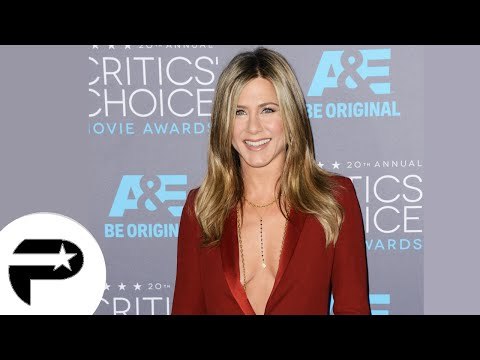 Jennifer Aniston : Décolleté incroyable face à Angelina Jolie