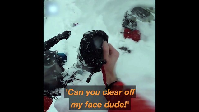 Un snowboarder emporté dans une avalanche !