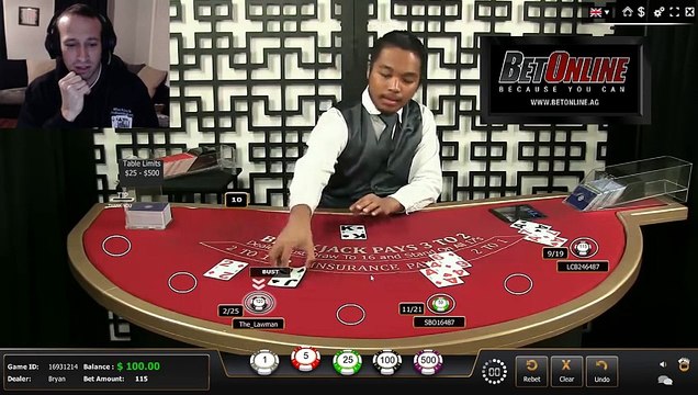 Un croupier de casino en ligne démasqué lors d'une partie au Blackjack