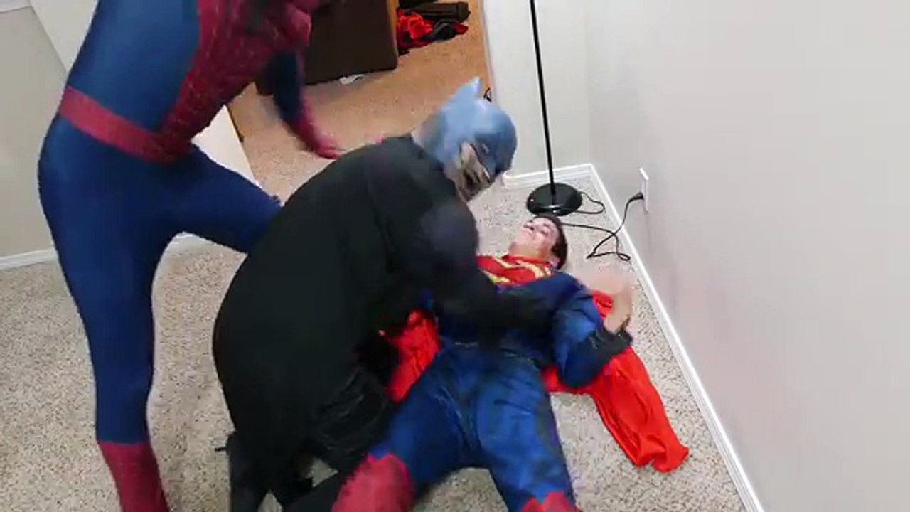 MALO BEBÉ LEGO BATMAN VS ZOMBIE PELÍCULA de BATMAN⎜SPIDERMAN ELSA SUPERMAN⎜Bebé Niño de la Familia Vi