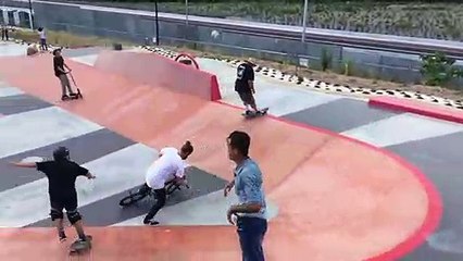 Un père agresse un jeune en BMX qui venait de faire tomber son fils accidentellement