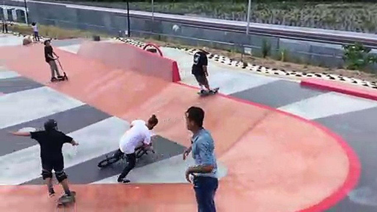 Un père agresse un jeune en BMX qui venait de faire tomber son fils accidentellement