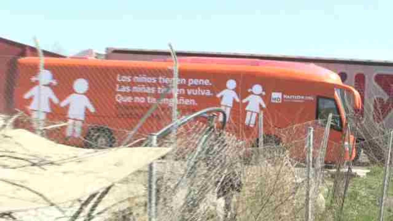 Un juzgado de Madrid prohíbe circular al autobús transfóbico