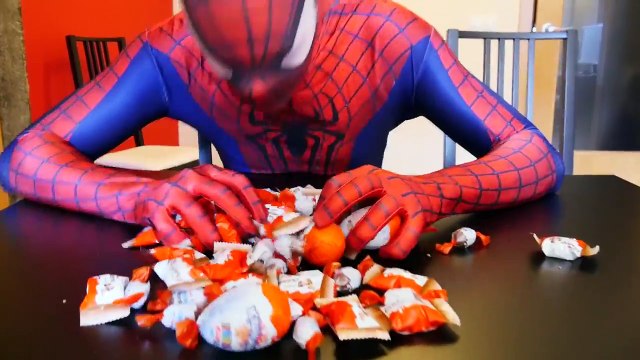 Замороженные Эльза сюрприз яиц туалет! ж/ Человек-Паук Джокер плачет ребенок розовый Человек-паук женщина-кошка