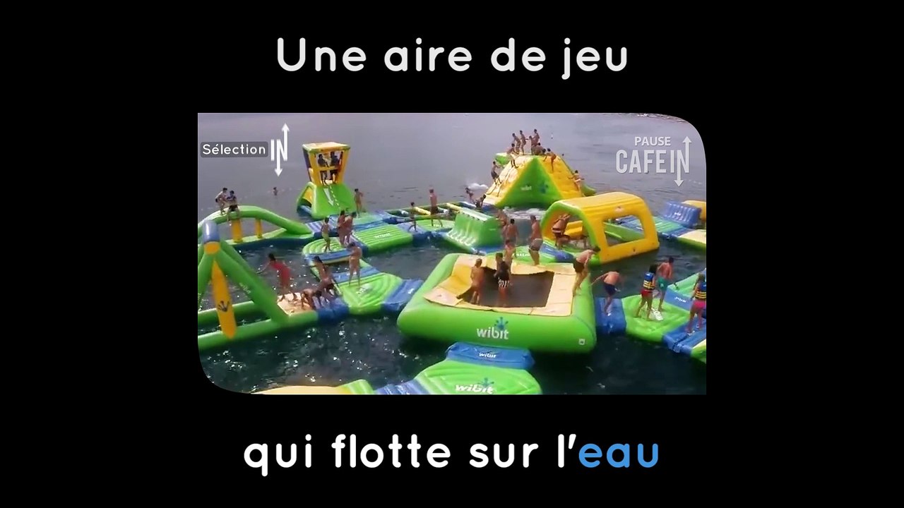 Une aire de jeu qui flotte sur l'eau : amusement garanti !