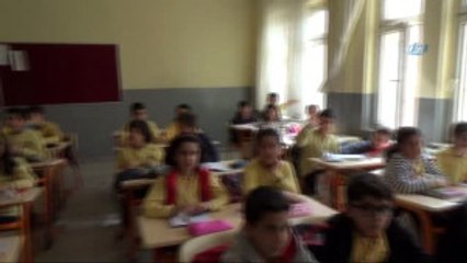 Askerlerden Öğrencilere Duygulandıran Mektup