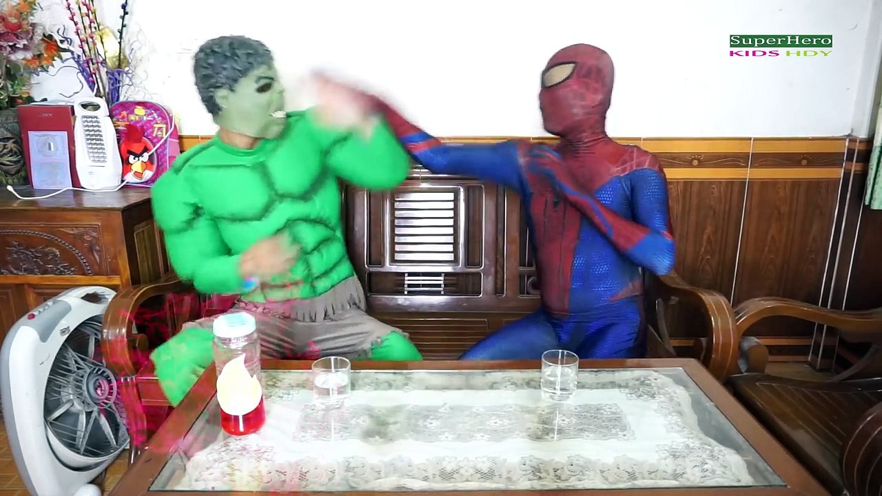 Spiderman Poo Colored Balls! W/ Frozen Elsa & Hulk Vs Joker Spell & T-Rex! Funny Superhero
