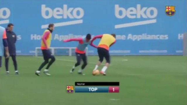 Neymar ridiculise Piqué sur un petit pont