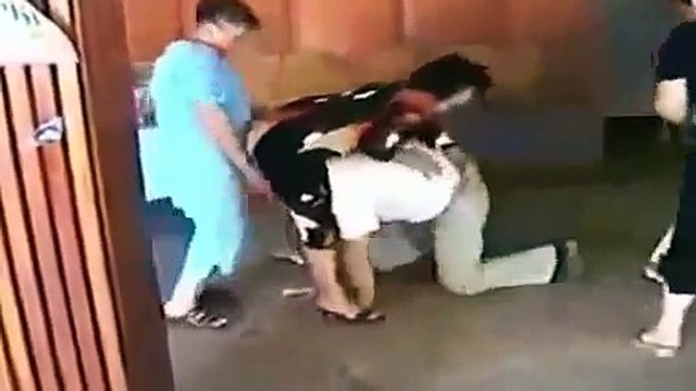 НЕ ЖЕНЮСЬ Я НЕ ЖЕНЮСЬ ОЙ МАМА НЕ ЖЕНЮСЬ.( ПОСМЕЕМСЯ В МЕСТЕ)