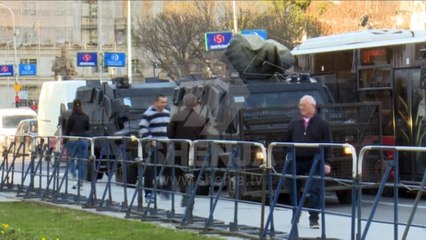 Mogerini në takim me liderët partiak