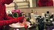 Человек-паук giving his a baby bubble bath |Человек-Паук Toy Videos for Kids..
