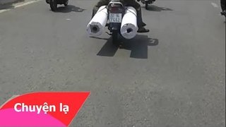 Chuyện lạ Việt Nam - Xe máy chở hàng bá đạo!