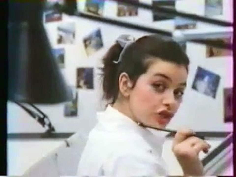 Publicité Loto "Le LOTO®, c’est facile, c’est pas cher et ça peut rapporter gros" avec Zabou