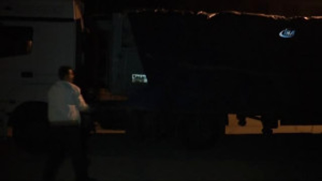 Depremzedeler İçin Çadırlar Kurulmaya Başlandı