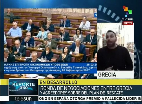 Griegos se manifiestan contra medidas austeras de la troika