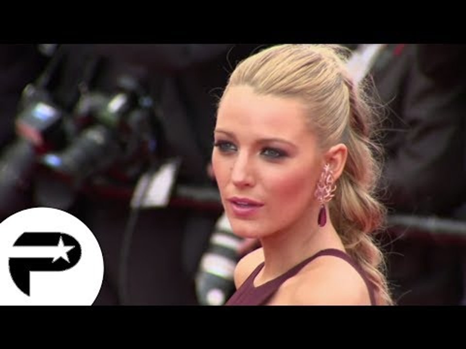 Blake Lively, Zoe Saldana  - Montée des marches de Cannes 2014