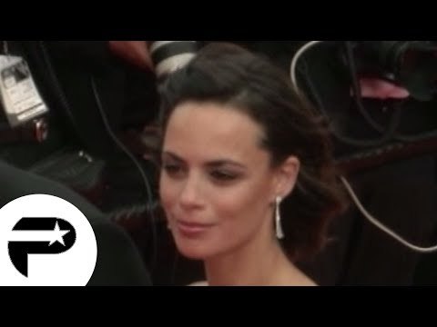 Berenice Bejo - Montée des marches de Cannes 2014