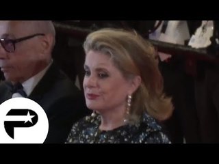 Catherine Deneuve - Montée des marches de Cannes 2014