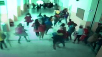 Öğrencilerin Deprem Paniği Kamerada
