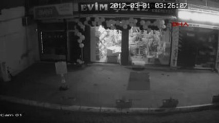 Izmir Işyerinden Hırsızlık Kamerada