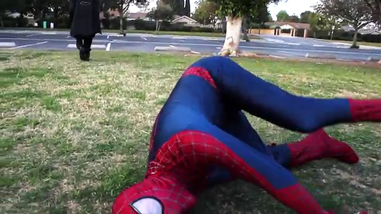 Spiderman vs Batman SUMO BATTLE! EPIC Funny Superhero Movie in Real Life Marvel Spiderman