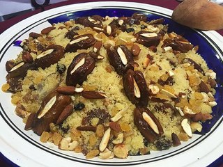 مطبخ ام وليد كسكس بالفواكة الجافة او السفة