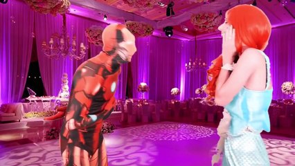 Spiderman vs Superman - Frozen Elsa is Mugged - Spiderman Arrested - Fun Superhero in Real