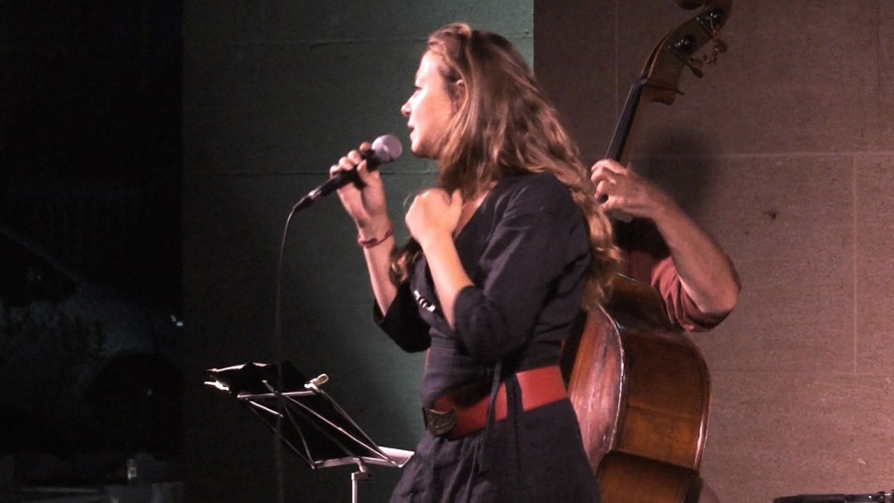 "La Javanaise" de Serge Gainsbourg interprétée par le groupe "Les Zah Zuh"