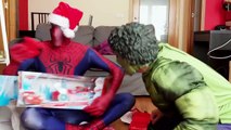 Человек-паук против Венома, спасает Эльза замороженные в реальной жизни Диснеевские супергерои Нерф видео бои